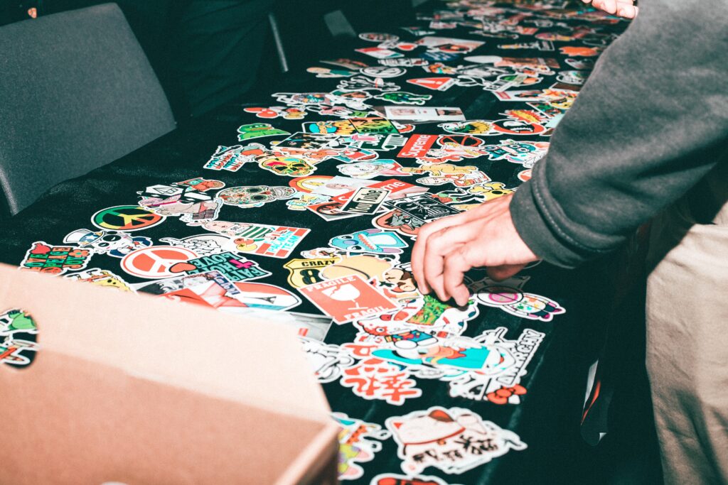 10 estilos creativos de stickers para inspirarte