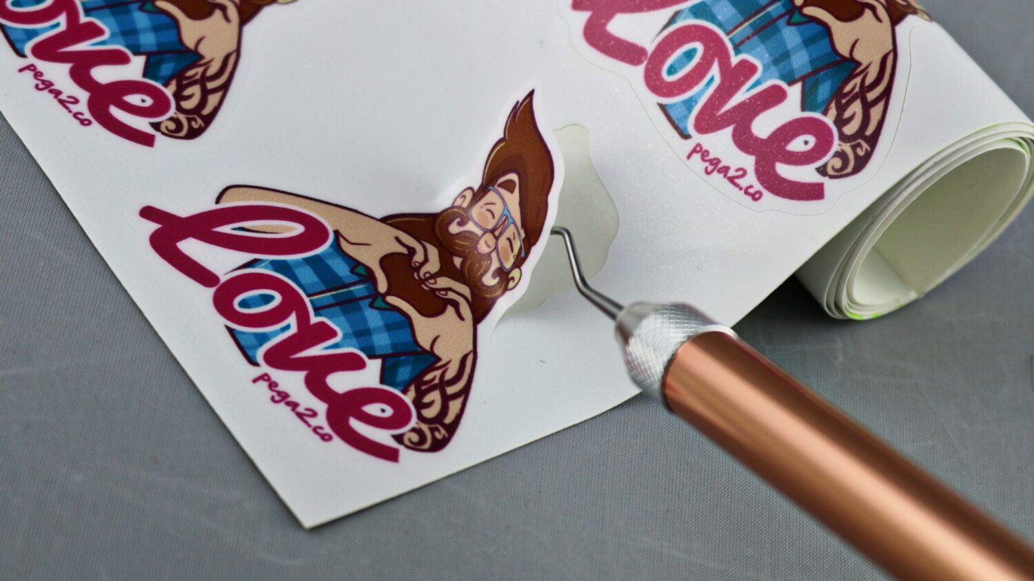Stickers personalizados en semi-corte para despegar desde una base