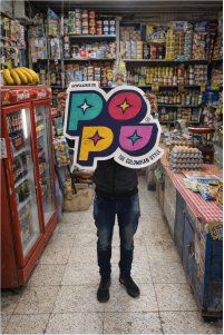 Merch y stickers creativos impresos por Pega2